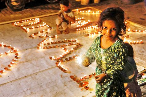 Celebrating Diwali in Pakistan - Rediff.com India News