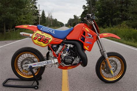 ’86 Honda CR500 Supermoto by Canellos Racing – BikeBound