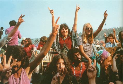 KEEP IT SURREAL BABY - the60sbazaar: Hippies at the 1969 Isle of Wight...