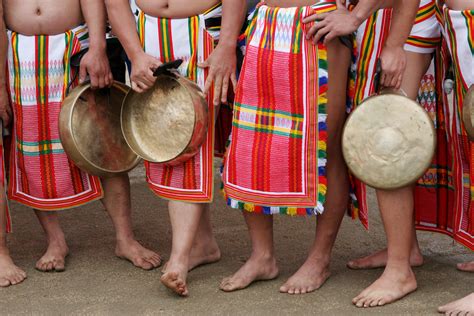 Filipino Folk Dance Steps | LoveToKnow