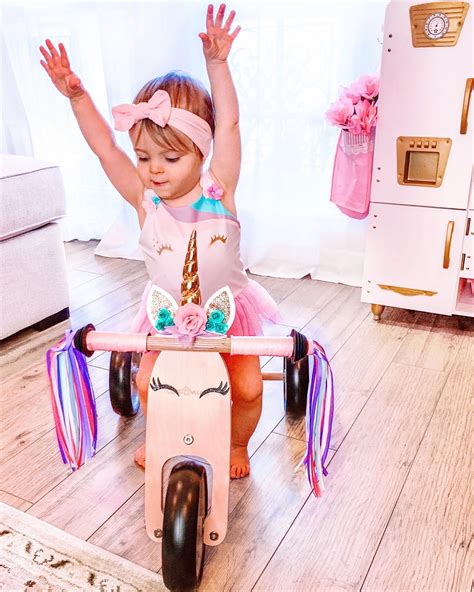 {VIDEO} DIY Easy Unicorn Bike for Kids - The Lindsay Ann