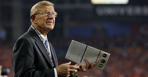 Former coach, ESPN personality Lou Holtz files lawsuit after reportedly ...