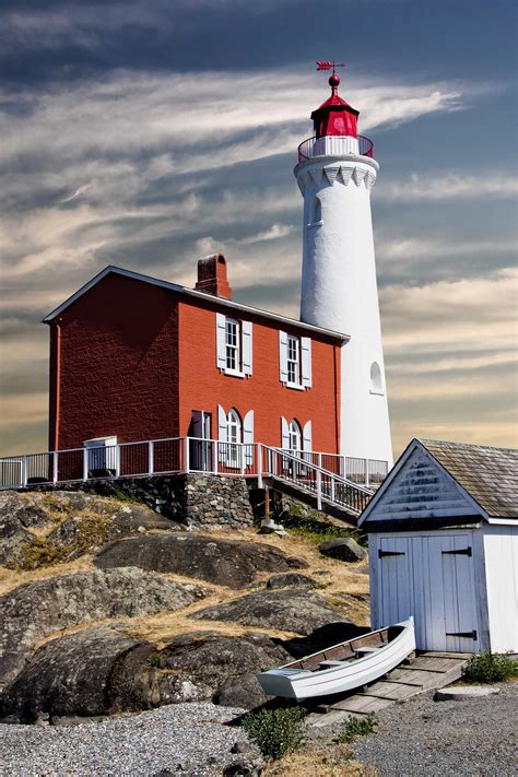 Photo gallery of lighthouses in Canada