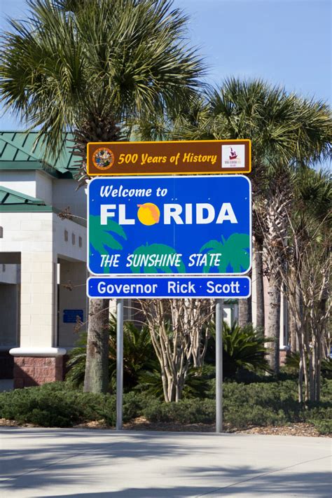 The World's Best Sight Is Surprisingly A Road Sign Saying Welcome To Florida