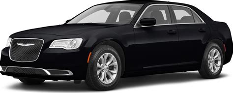 2020 Chrysler 300 Price, Value, Depreciation & Reviews | Kelley Blue Book