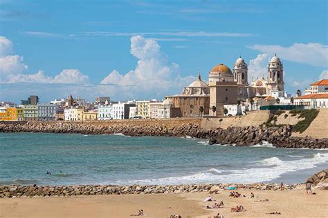 Is Cadiz Worth Visiting? 7 AMAZING Reasons to Visit Cadiz