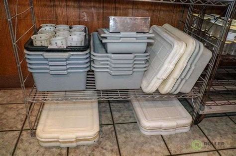 Assorted Bus Tubs With Lids and Silverware Strainers - Roller Auctions