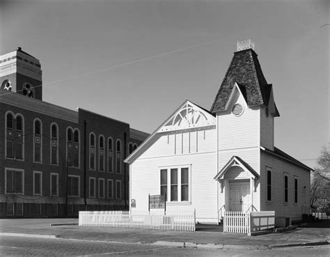 [Original First Baptist Church, (Exterior)] - The Portal to Texas History