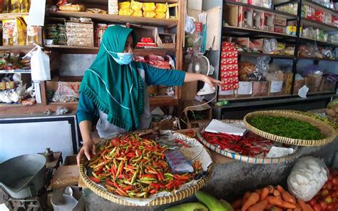 Serunya Pedagang Pasar Tradisional saat Belajar Fotografi Produk