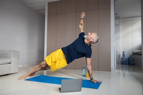 Stuart McGill's Big 3 Exercises | livestrong