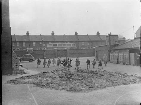 Bombs dropped in Woolwich Riverside - Bomb Sight - Mapping the World ...