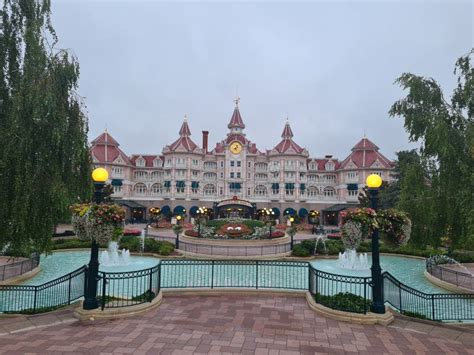 Entrance of Disneyland Park - DisneyLand Paris Editorial Photo - Image ...