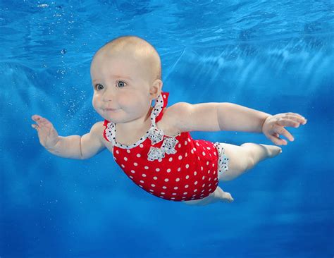 At What Age Can A Baby Go In The Pool - Baby Viewer