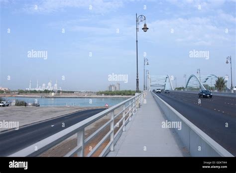 Mussafah Bridge, Abu Dhabi, UAE Stock Photo - Alamy