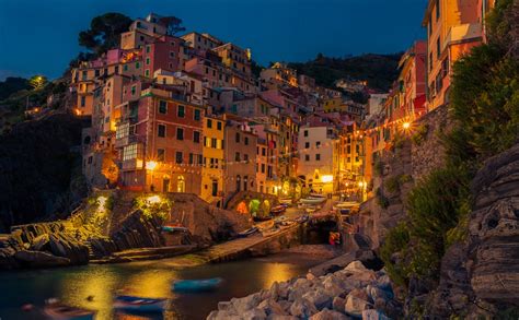 The Colorful Cost in Manarola, Italy - Places To See In Your Lifetime