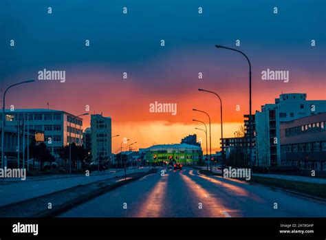 Street light sunset hi-res stock photography and images - Alamy
