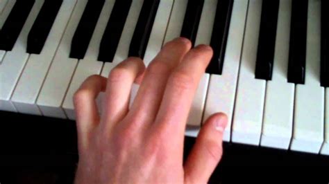 How to play axis of awesome 4 chords / accords song on piano - YouTube