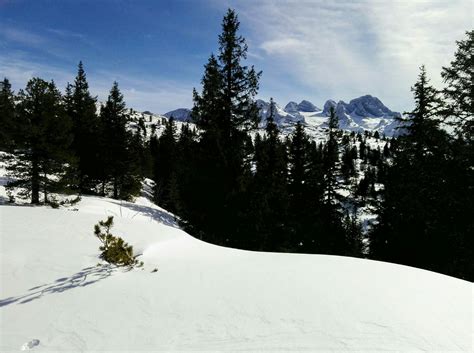 Winter Hikes in Gosau: the best Winter Hiking Trails | Outdooractive