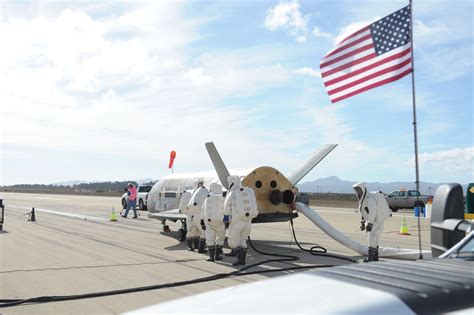 Mysterious X-37B Military Space Plane's Landing in Photos | Space