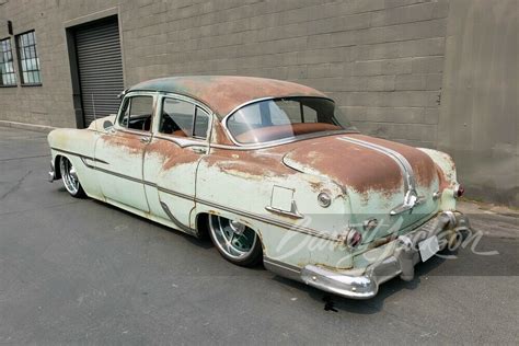 1953 PONTIAC CHIEFTAIN CUSTOM SEDAN - Rear 3/4 - 251176