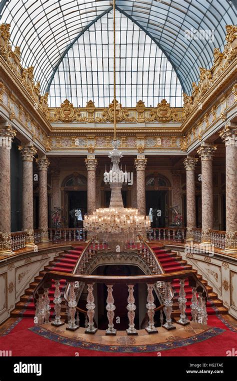 Dolmabahce palace interior hi-res stock photography and images - Alamy