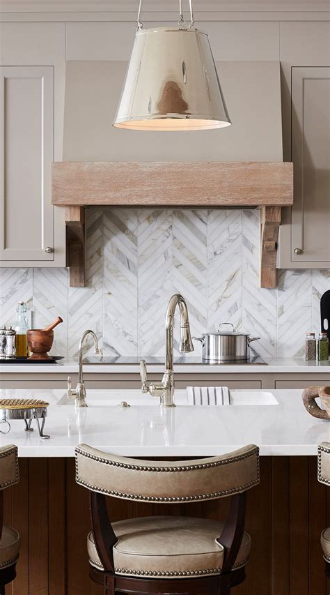 31+ ( Luxury ) Calacatta Gold Marble Backsplash & Countertop Ideas | Kitchen backsplash designs ...