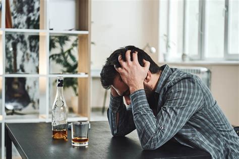 ALCOHOLISM: Causes, Risk Factors, Symptoms, Treatment & Effects