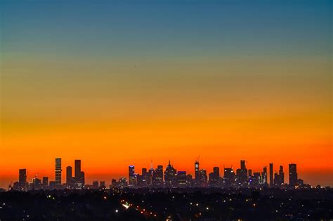 Roentare | Melbourne Skyline Sunset