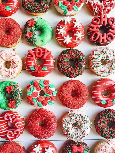 Christmas donuts | Christmas donuts, Fancy donuts, Xmas cookies