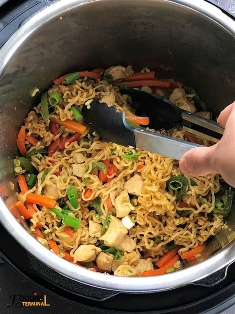 Instant Pot Ramen Stir Fry (10 min Ramen Stir Fry) » Foodies Terminal