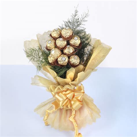 Ferrero Rocher Chocolate Bouquet | Winni