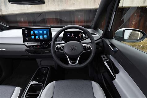 Volkswagen ID.3 interior & comfort | DrivingElectric