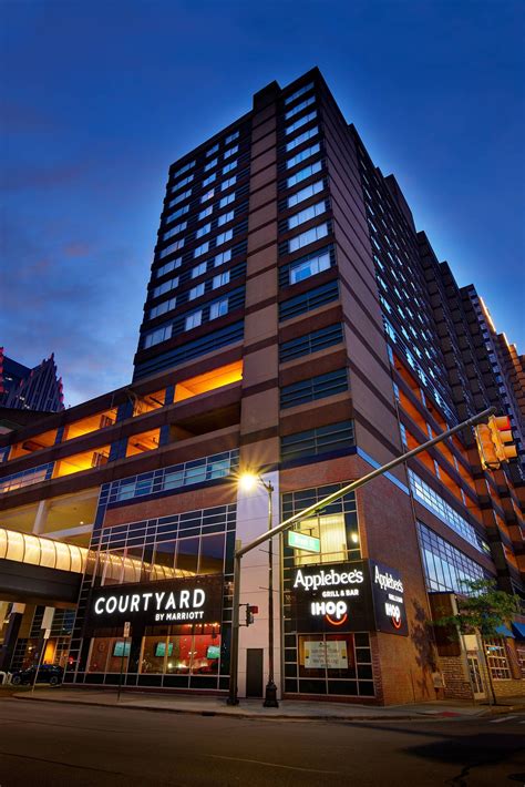 Courtyard by Marriott Detroit Downtown- Detroit, MI Hotels- First Class Hotels in Detroit- GDS ...