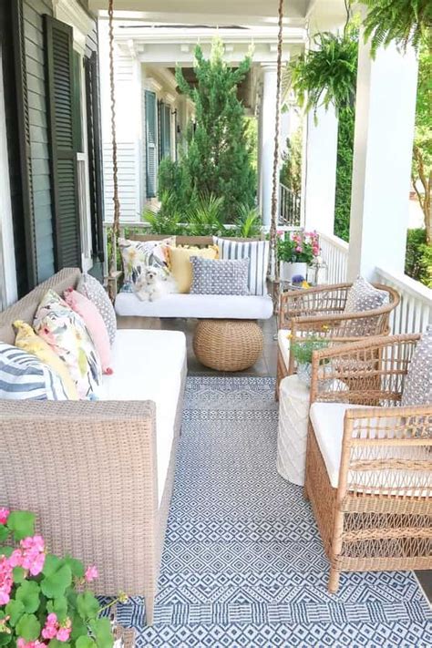 27 Front Porch Furniture Ideas For A Gorgeous Gathering Space | atelier ...