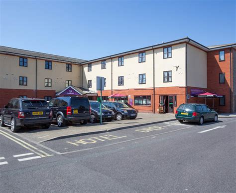 Premier Inn Chichester Hotel - UPDATED 2017 Prices & Reviews (England ...