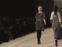 21 Funny Gifs of People Falling Down