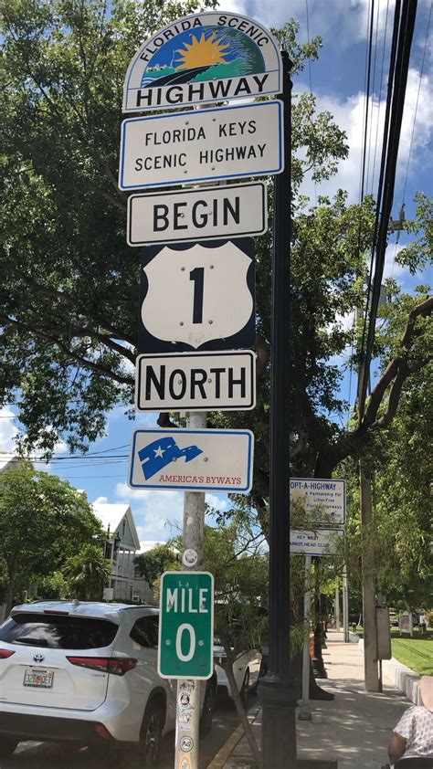 Walking across the US Route 1 highway system from the begin sign to the end sign : r/Unexpected