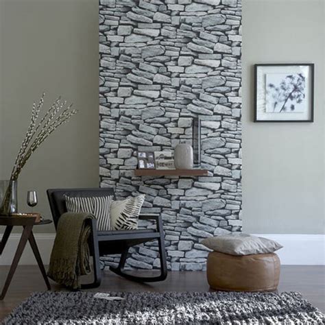 Natural stone wall in the living room - the charm of real stone