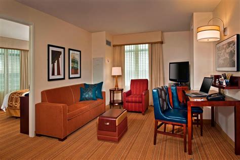 Arlington, VA Hotels near Airport | Residence Inn Arlington Capital View