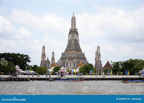 Wat arun stock image. Image of buddhism, architecture - 25658179