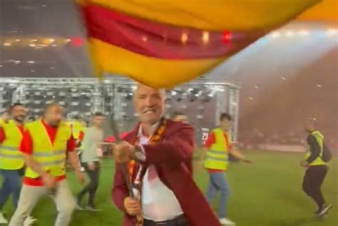 Galatasaray legend Graeme Souness recreates historic controversial flag planting moment (Video ...