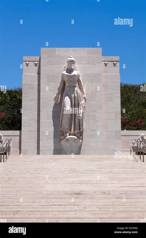 Honolulu, Hawaii, USA. 29th May, 2015. The Lady Columbia statue ...