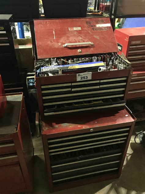 RED CRAFTSMAN MULTI DRAWER TOOL BOX WITH CONTENTS - Able Auctions