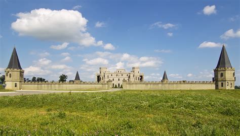 Castles You Need to See in America - TopoZone