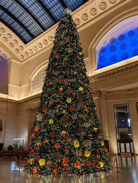 Union Station - Christmas 2021 : r/chicago