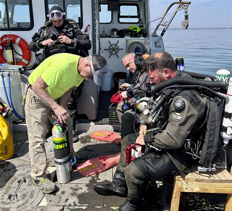 Wreckage of submarine found by divers in Long Island Sound | AP News