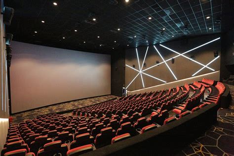 Watch How MBO Cinemas Set Up The Largest Movie Screen In Malaysia