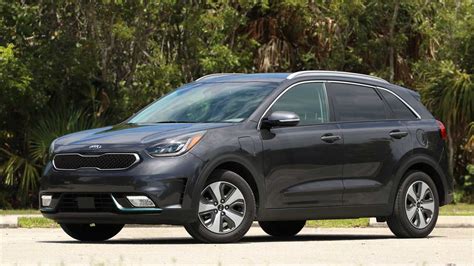 2018 Kia Niro PHEV Review: Electrified Simplicity