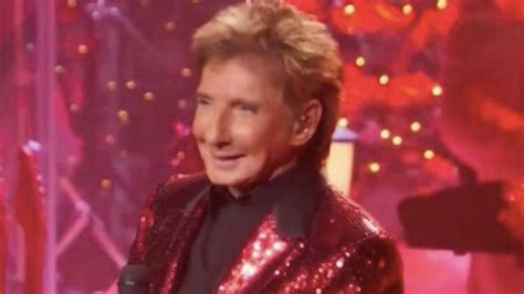 Barry Manilow, 80, looks unrecognizable as fans say he 'can't open his ...