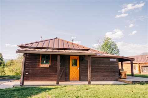 Glacier National Park Cabins - Glacier Homestead